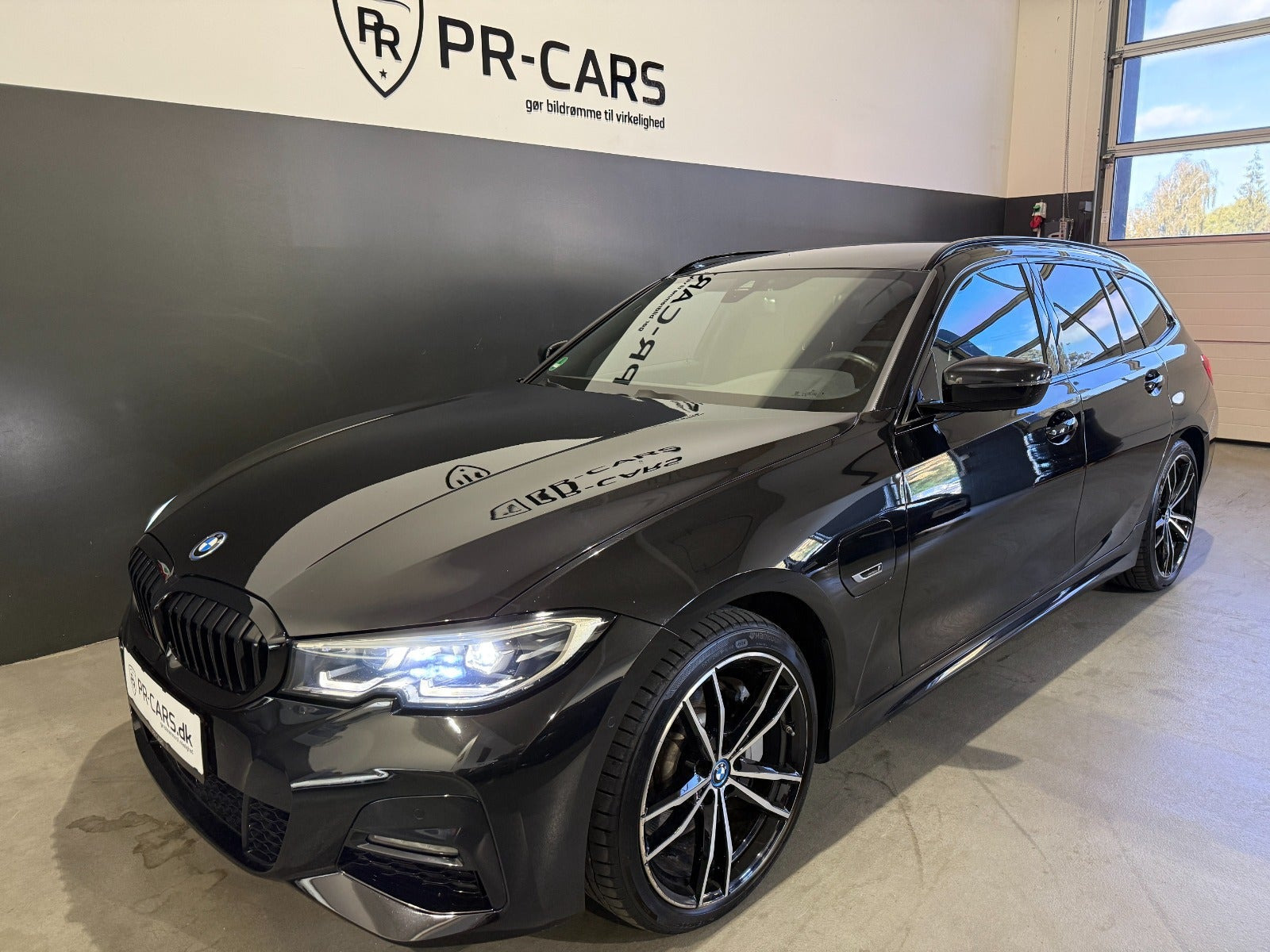 undefined BMW 330e fra 2021