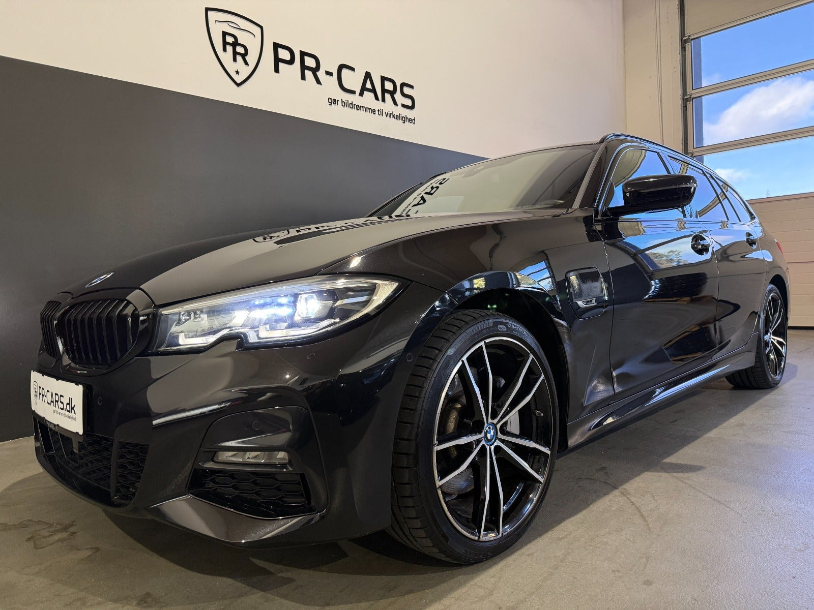 undefined BMW 330e fra 2021