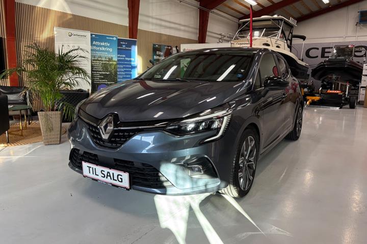 Grå Renault Clio V fra 2020