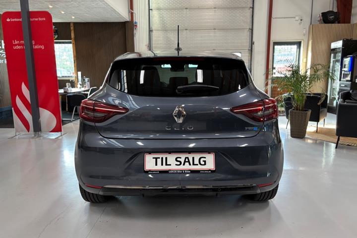Grå Renault Clio V fra 2020