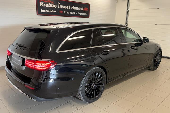Sort Mercedes E300 de fra 2023