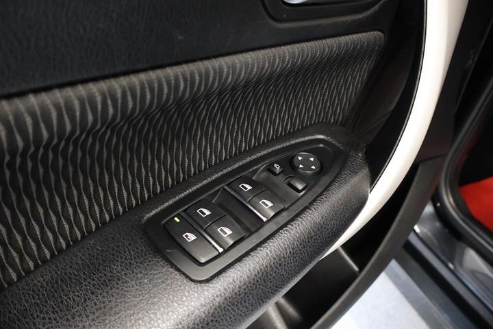 Sort BMW 118i fra 2018