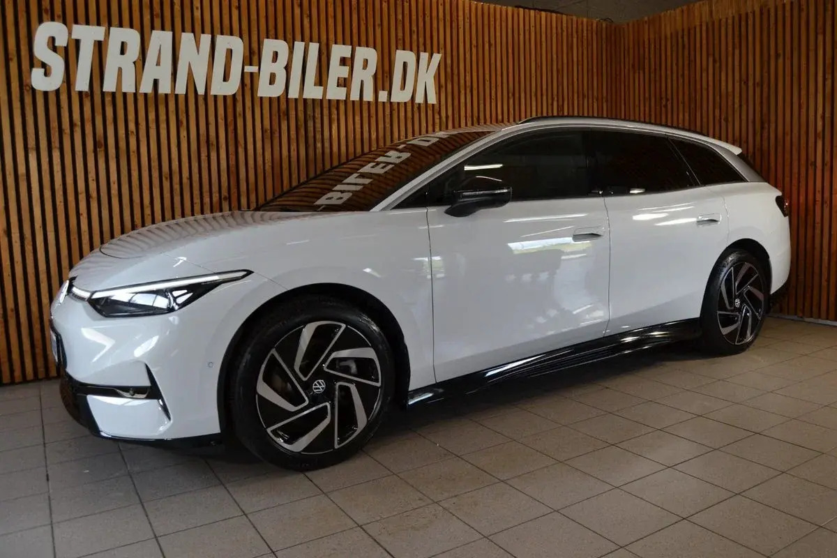 Hvid VW ID.7 fra 2025