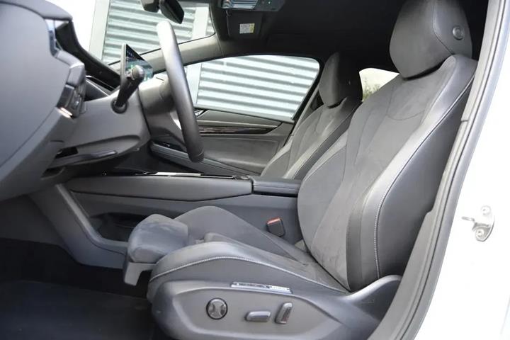 Hvid VW ID.7 fra 2025