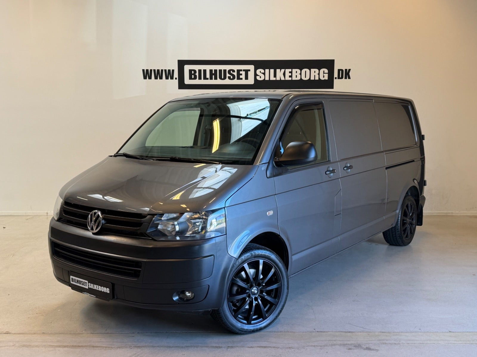 VW Transporter 2,0 TDi 140 Kassevogn lang