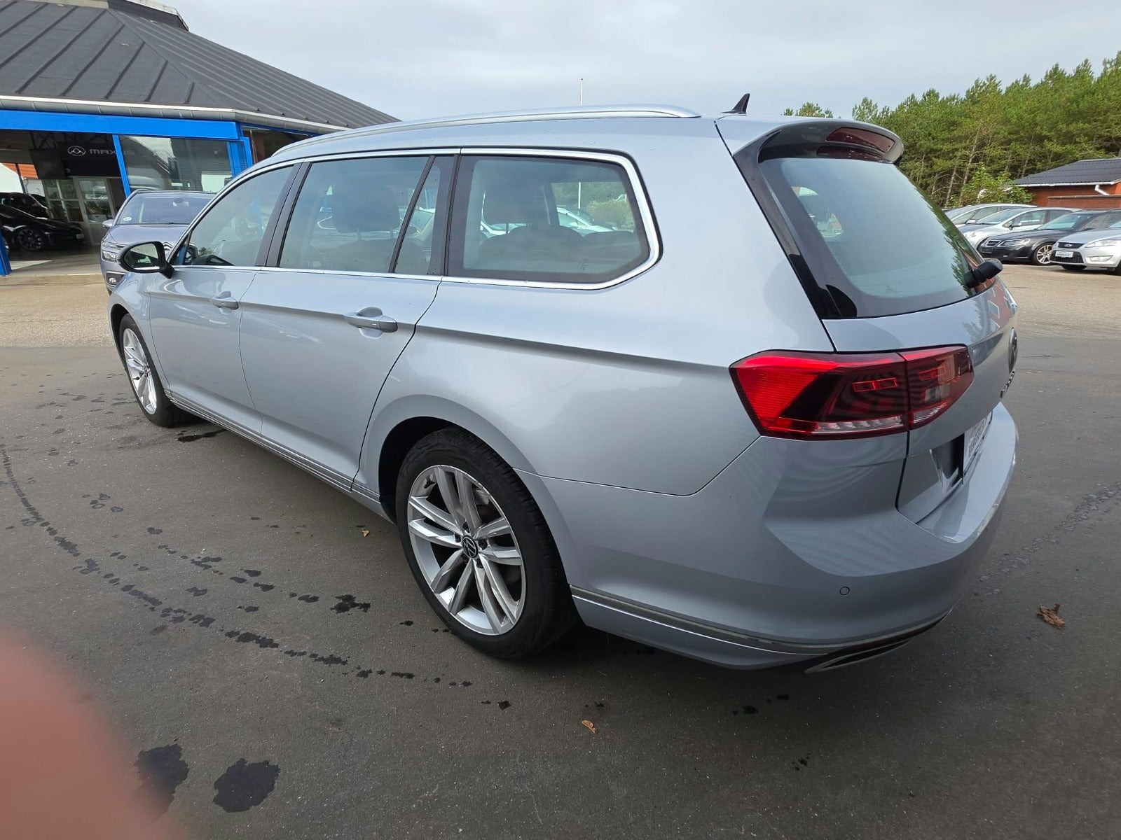 Sølv VW Passat fra 2023