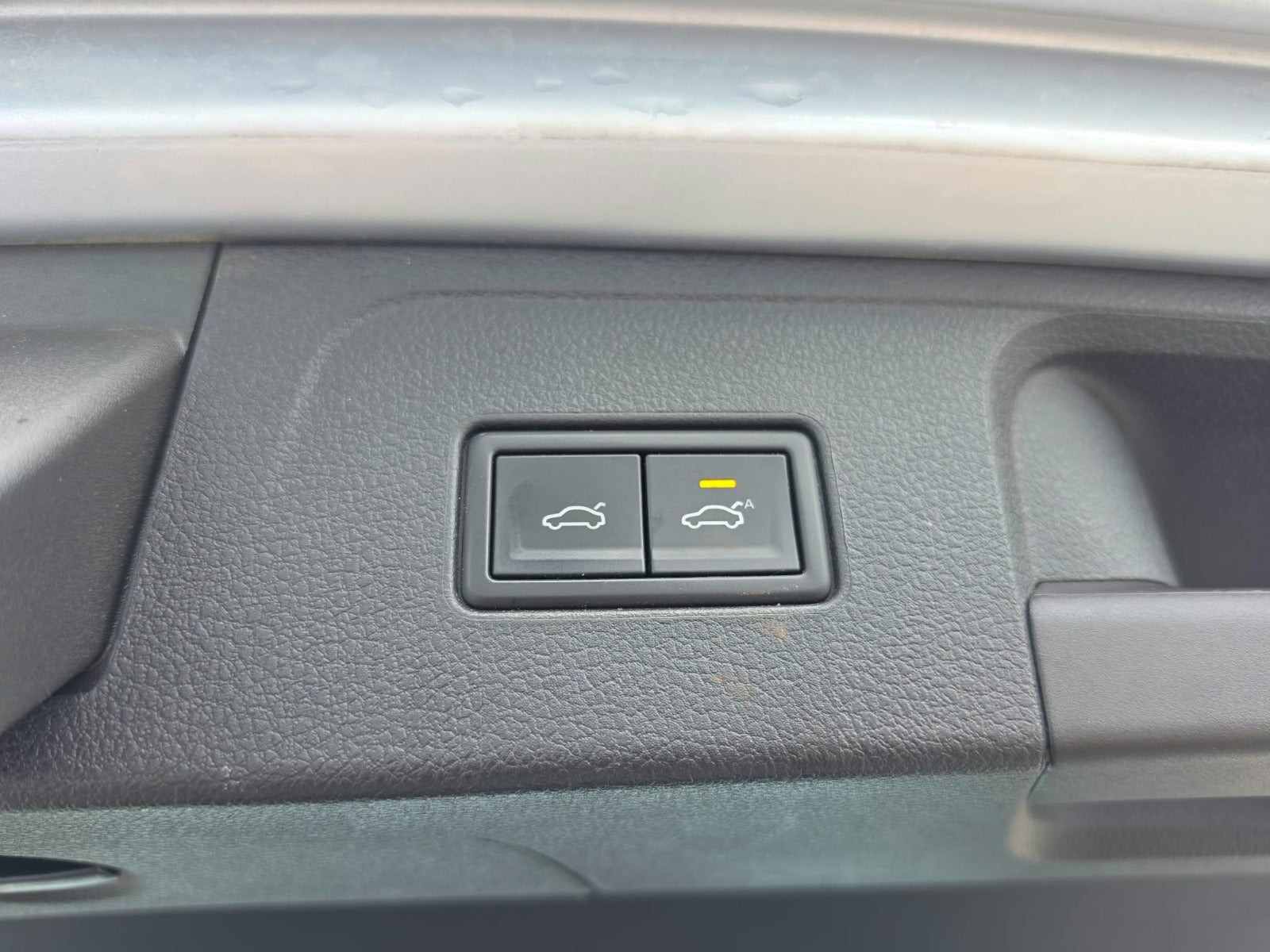 Sølv VW Passat fra 2023