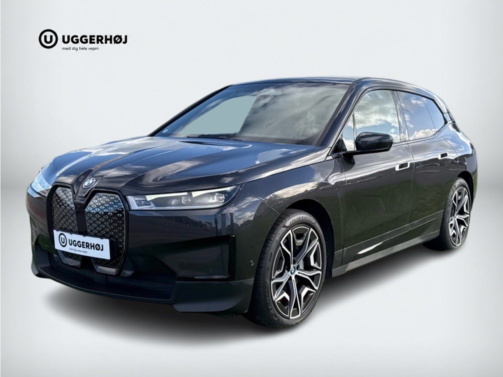 Grå BMW iX fra 2021