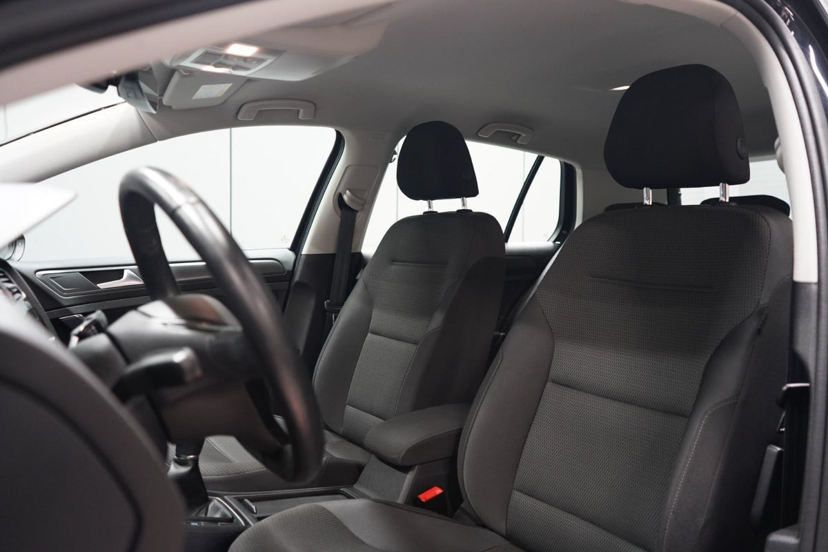 Sort VW Golf VII fra 2018