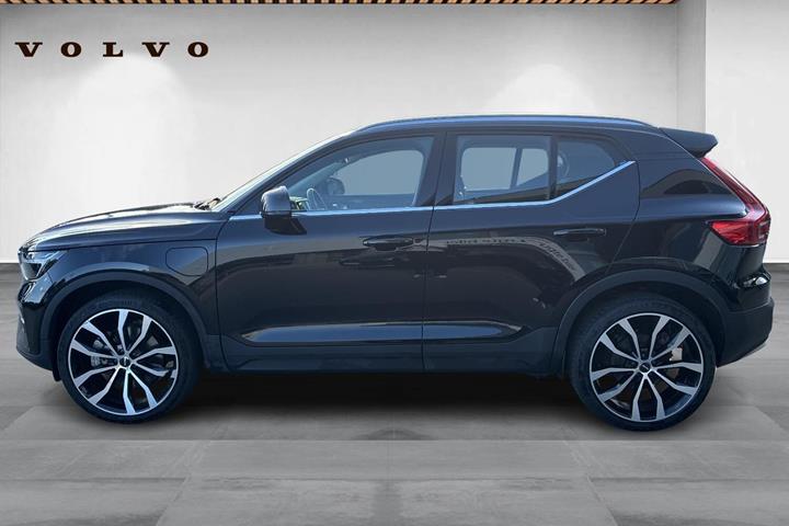 Sort Volvo XC40 fra 2022