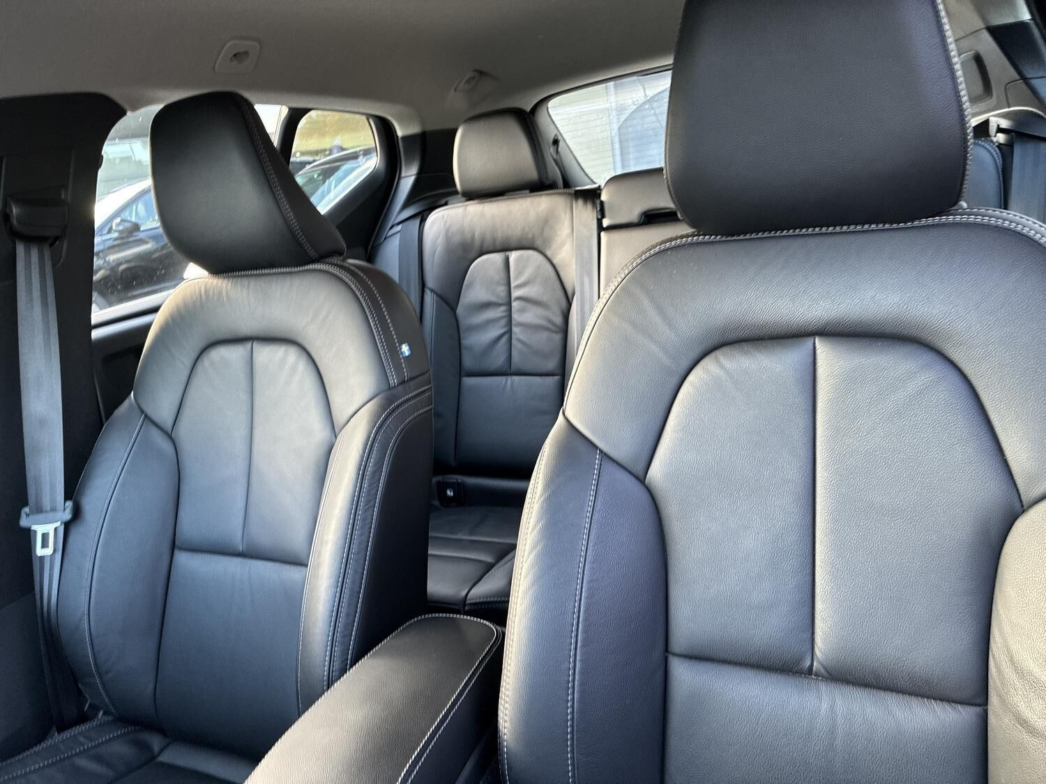 Sort Volvo XC40 fra 2022