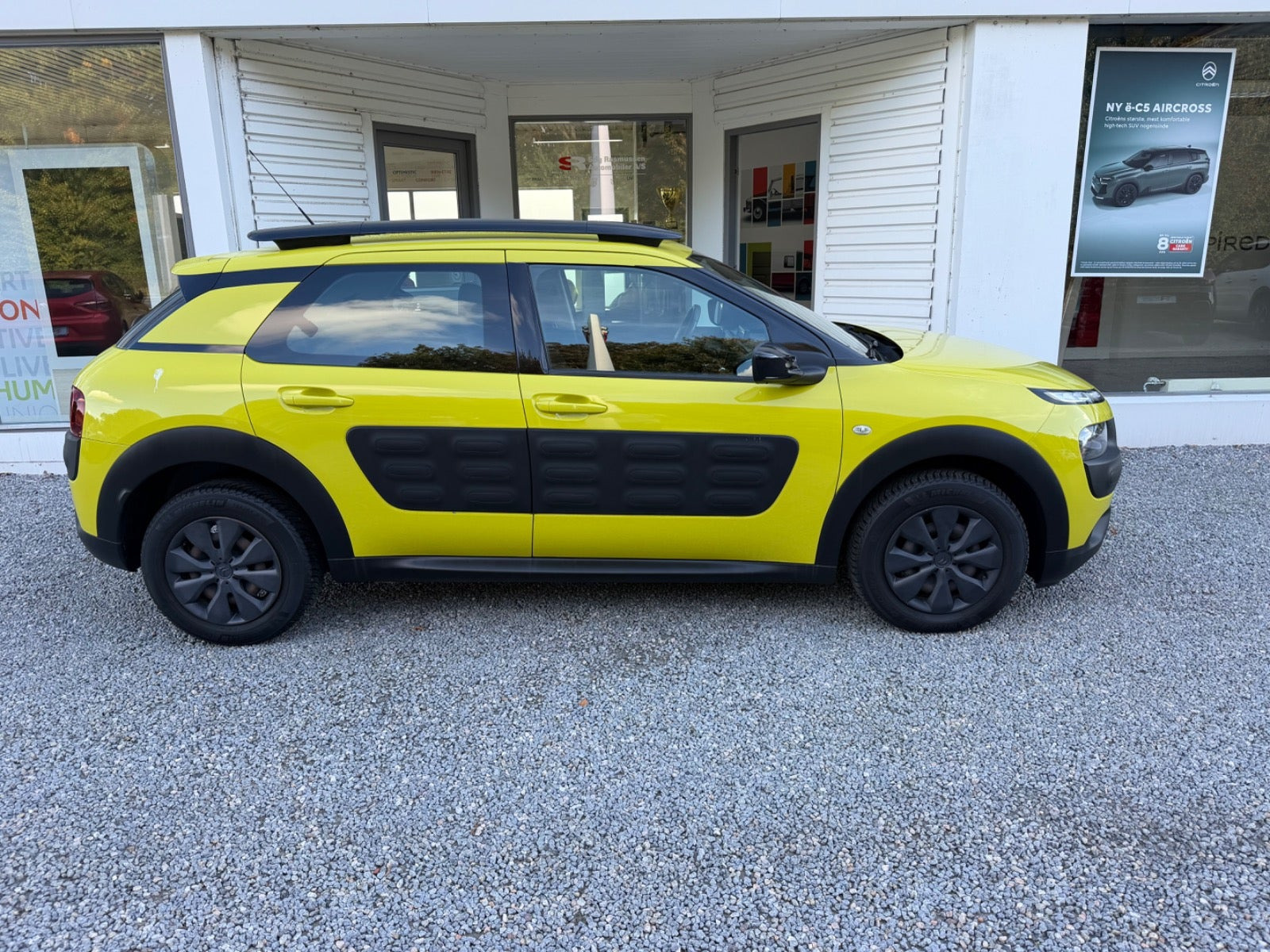 Gul Citroën C4 Cactus fra 2017