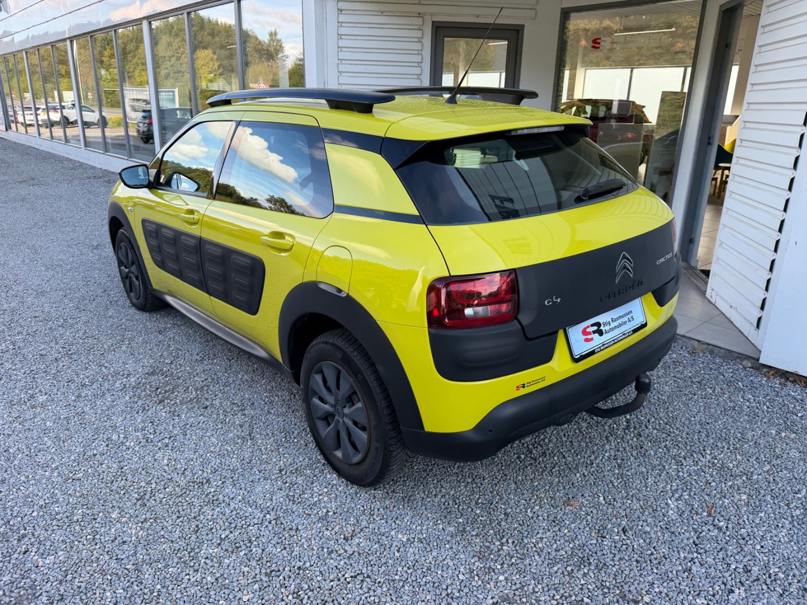 Gul Citroën C4 Cactus fra 2017