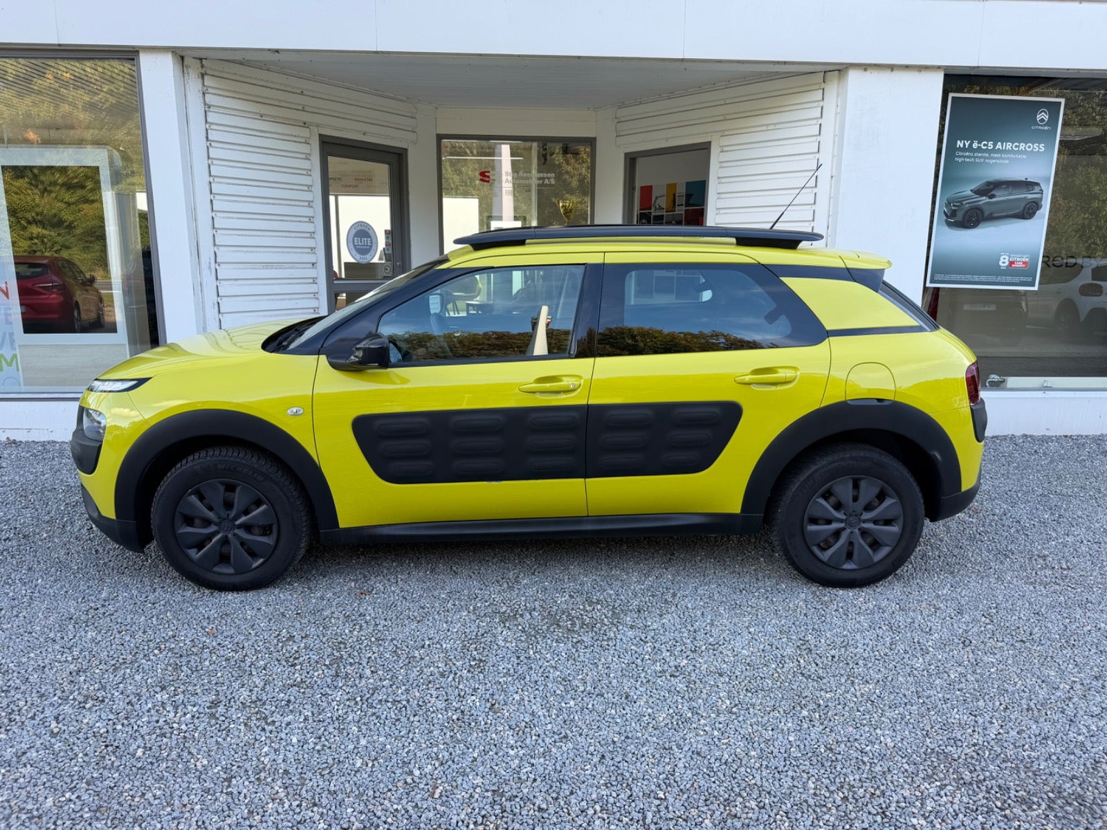 Gul Citroën C4 Cactus fra 2017