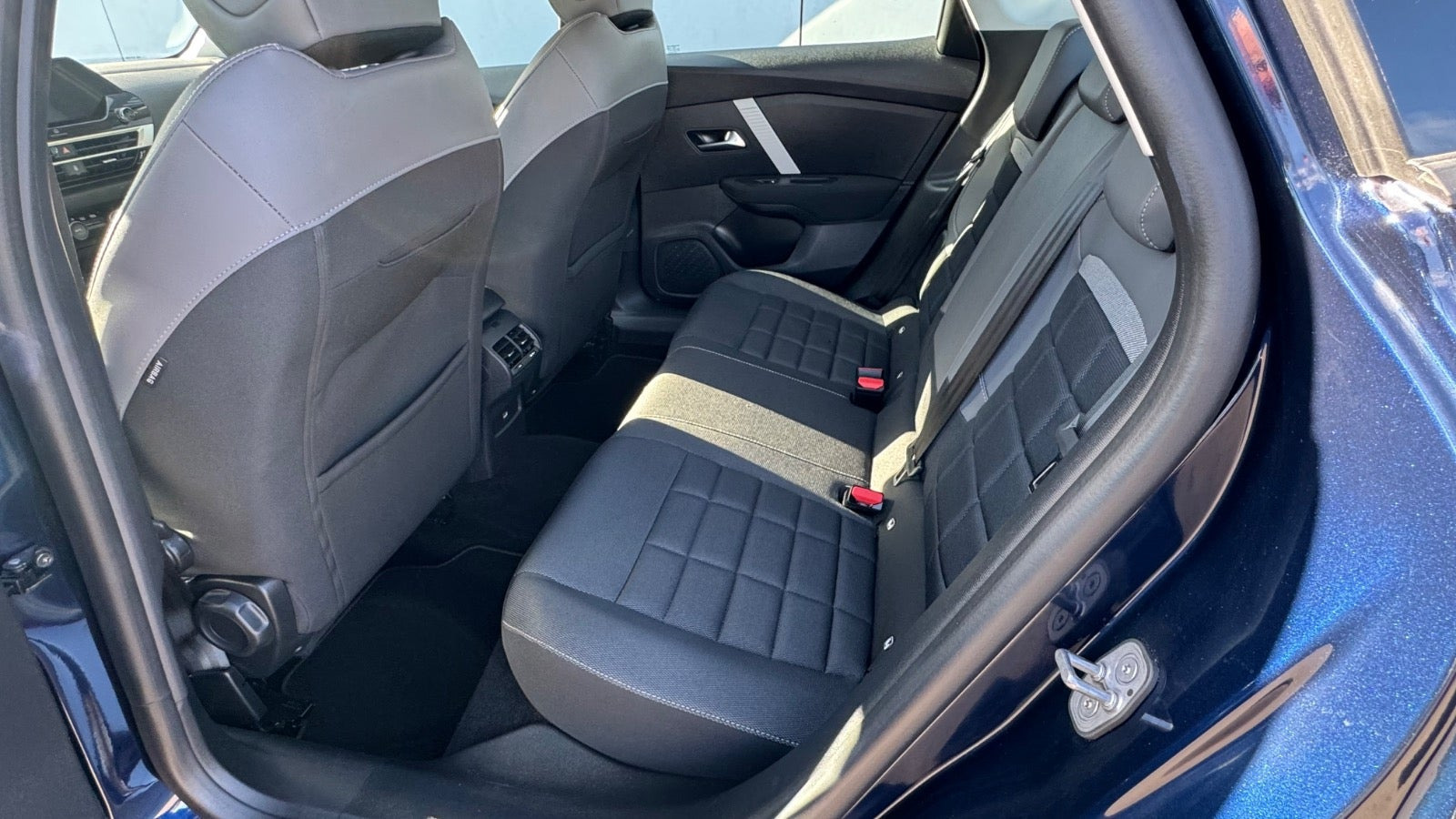 Blå Citroën ë-C4 fra 2025