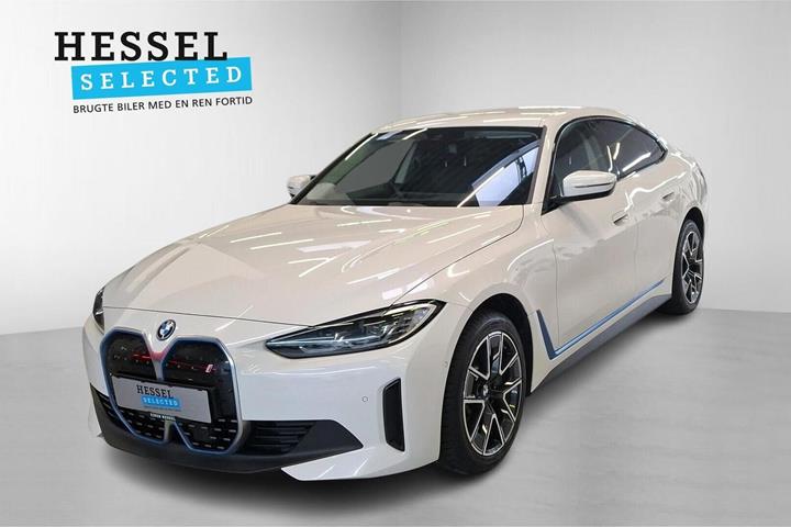 Hvid BMW i4 fra 2023