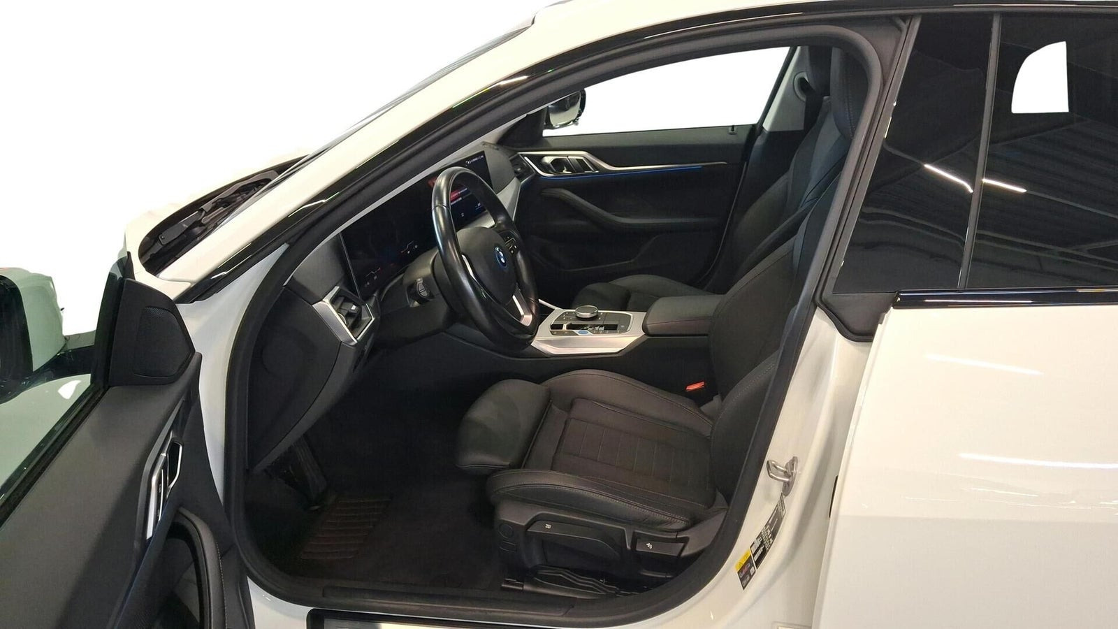 Hvid BMW i4 fra 2023
