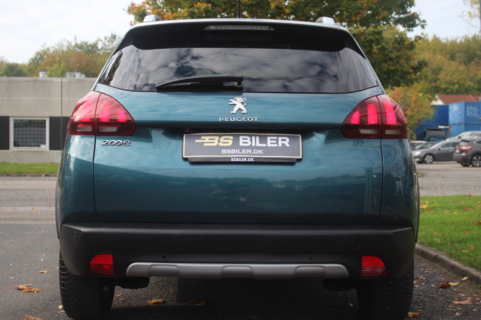 Turquoise Peugeot 2008 fra 2018