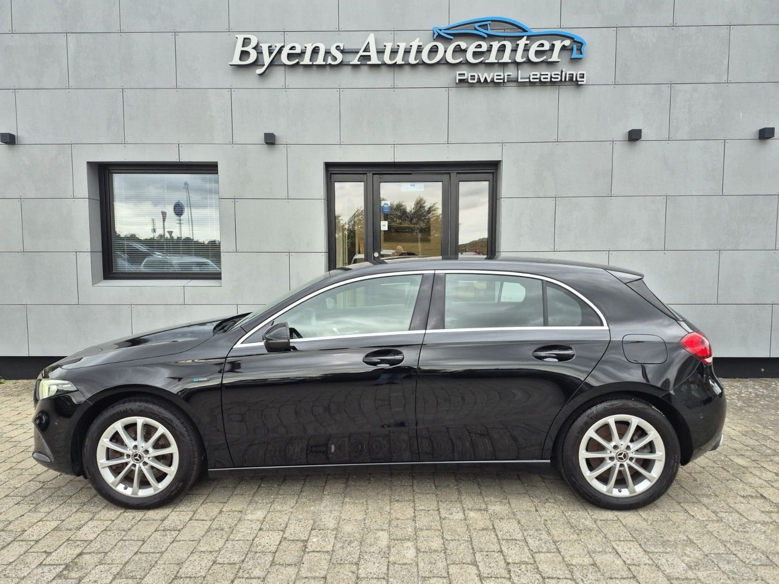 Sort Mercedes A250 e fra 2020