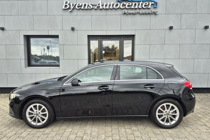 Sort Mercedes A250 e fra 2020
