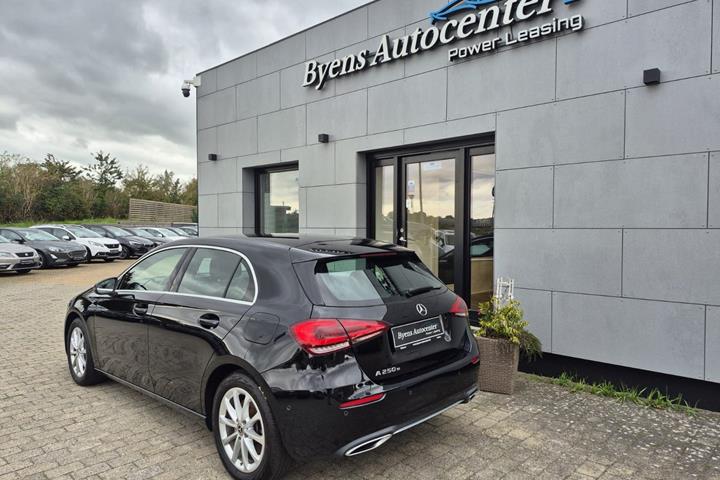 Sort Mercedes A250 e fra 2020