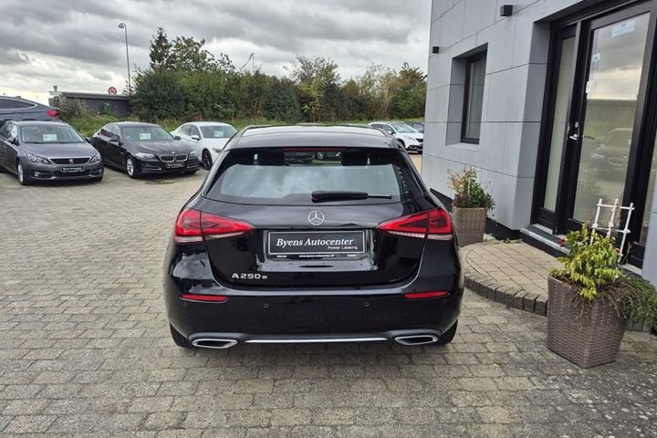Sort Mercedes A250 e fra 2020