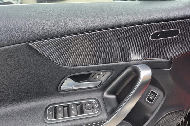 Sort Mercedes A250 e fra 2020