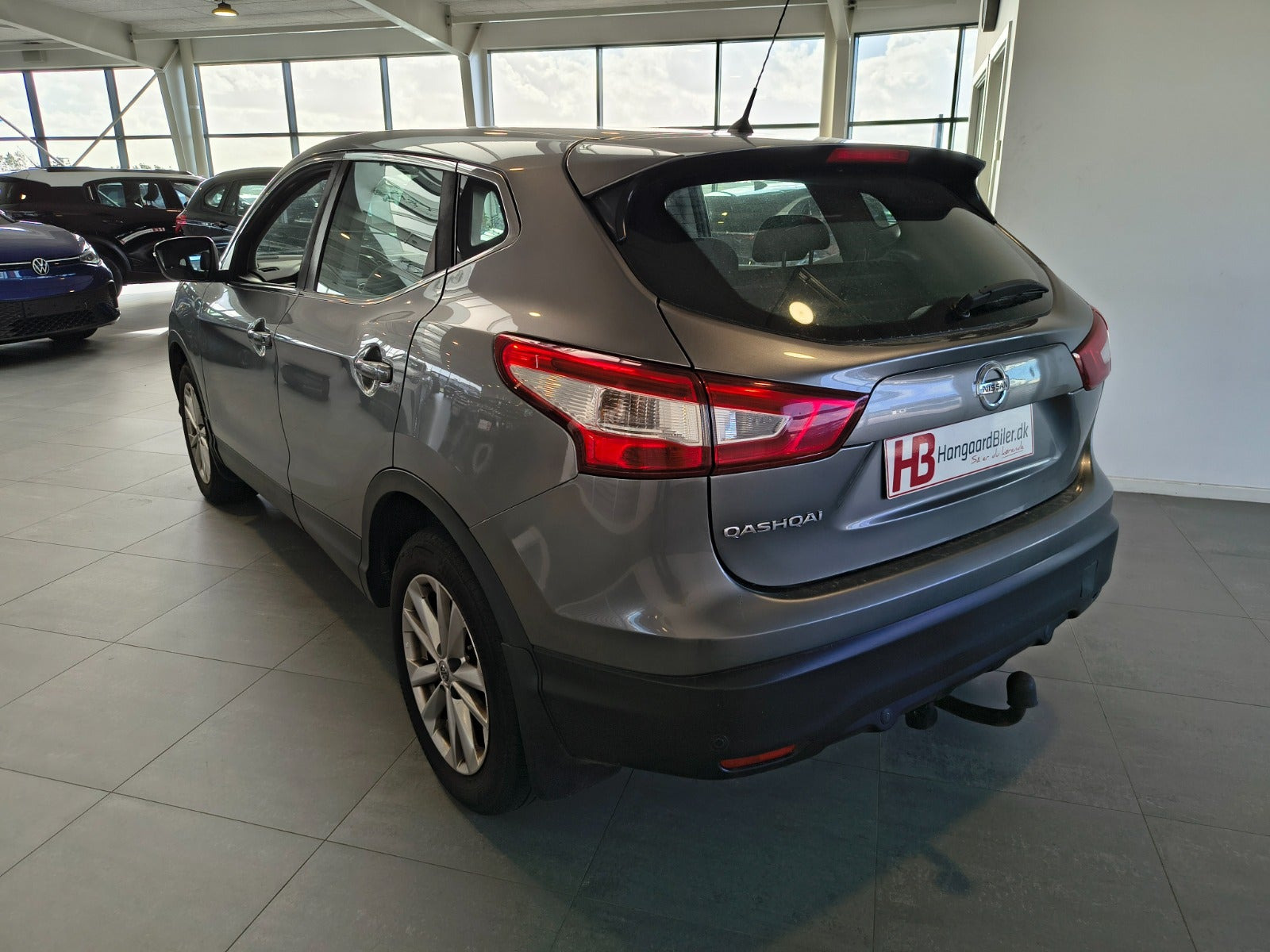 Grå Nissan Qashqai fra 2016