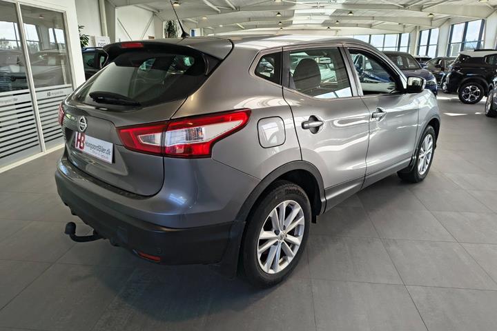 Grå Nissan Qashqai fra 2016