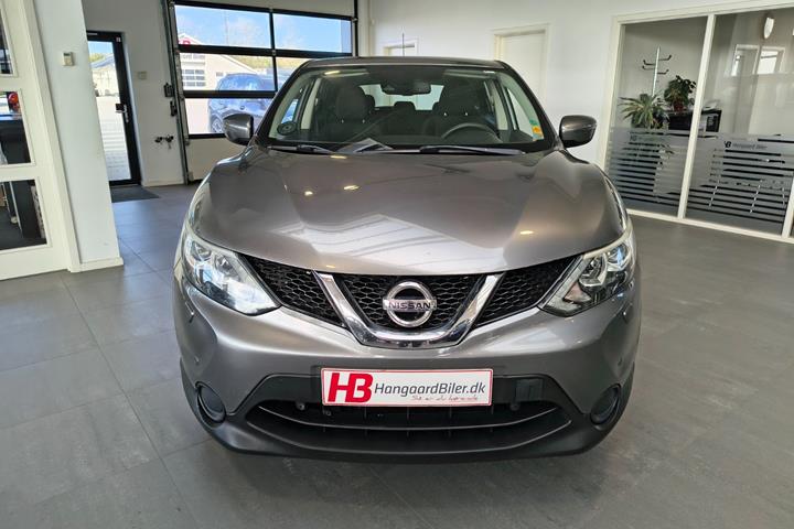 Grå Nissan Qashqai fra 2016
