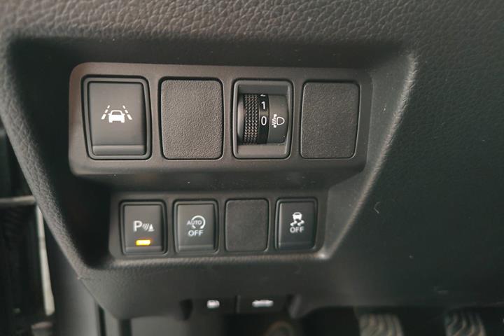 Grå Nissan Qashqai fra 2016