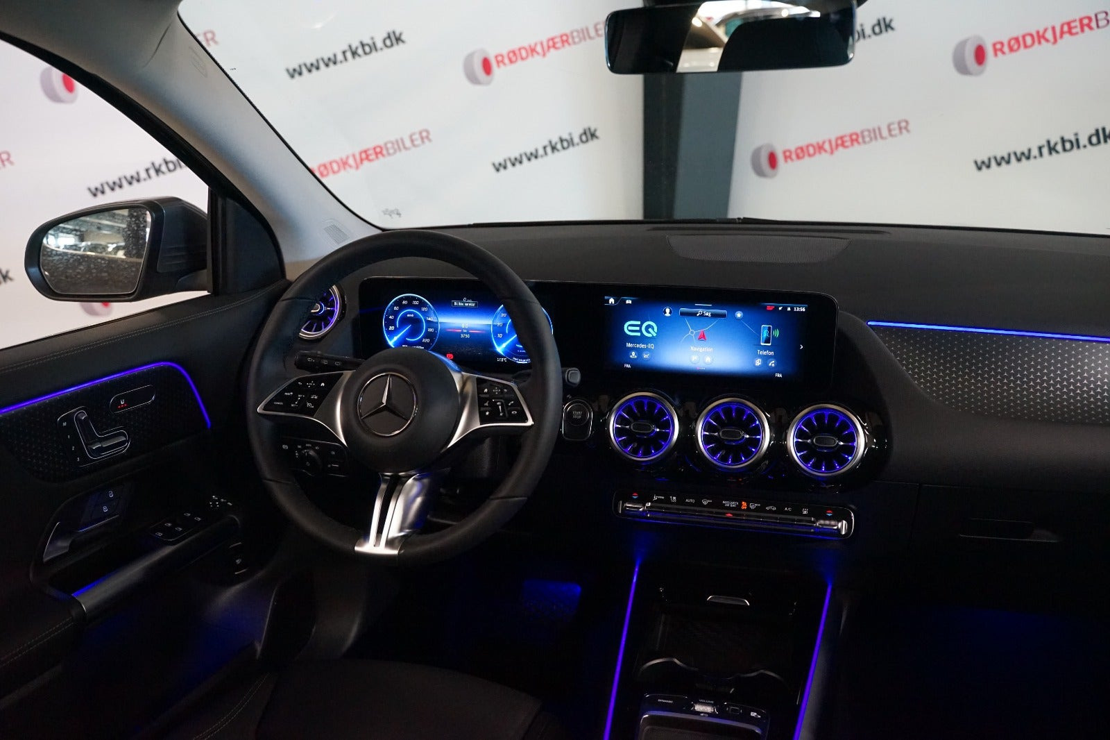 Grå Mercedes EQB250+ fra 2025