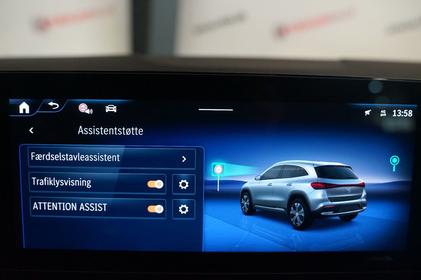 Grå Mercedes EQB250+ fra 2025