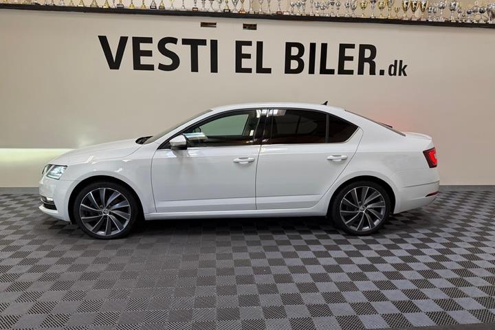 Hvid Skoda Octavia fra 2019