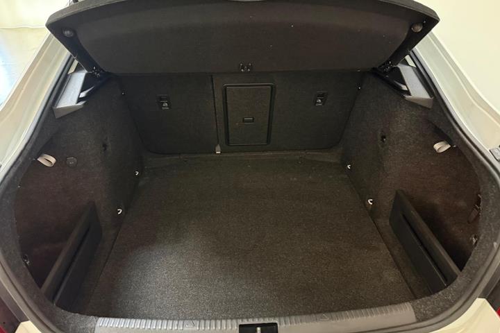 Hvid Skoda Octavia fra 2019