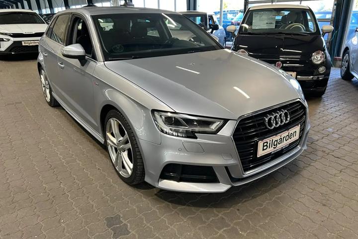 Grå Audi A3 fra 2019