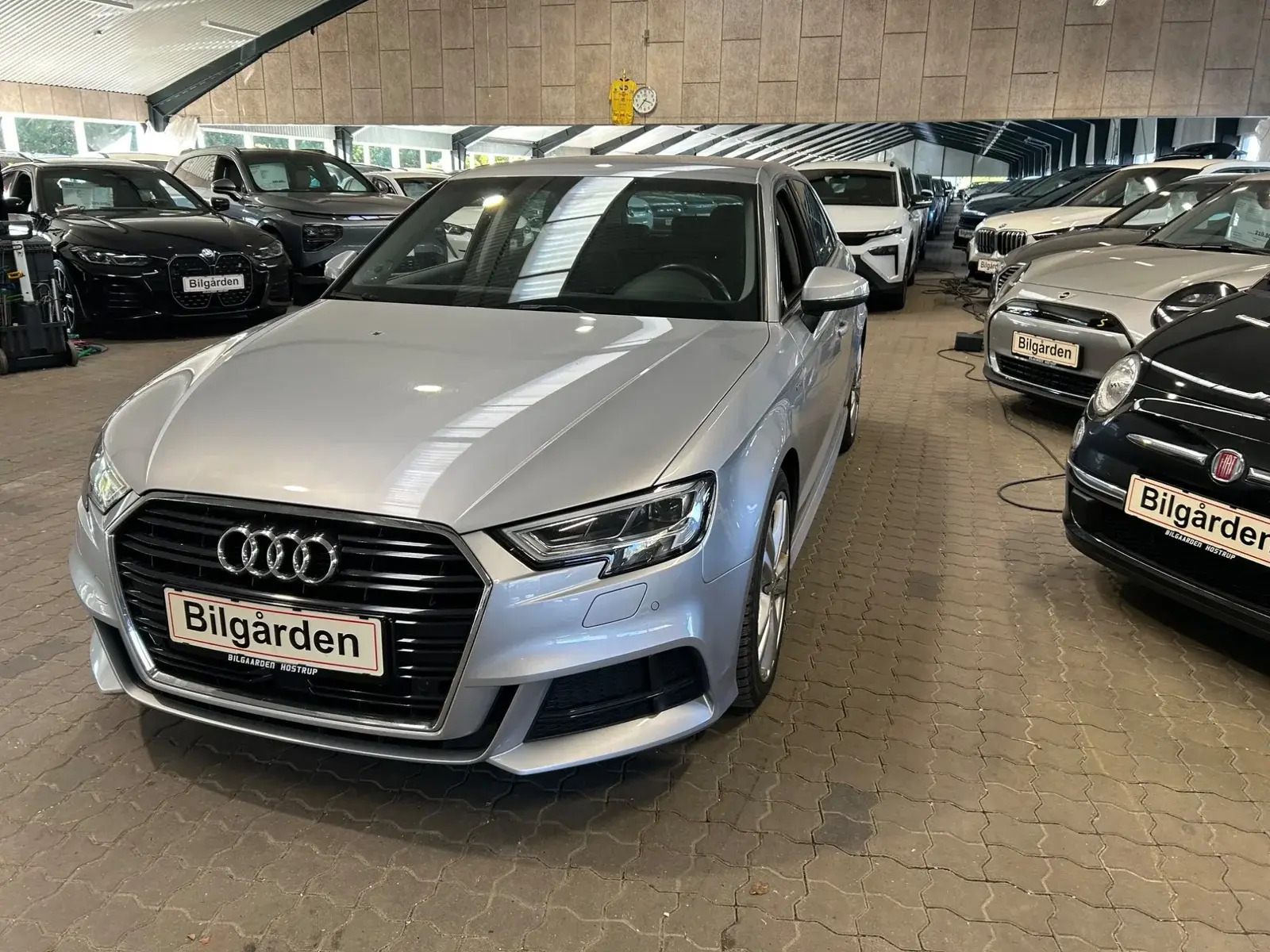 Grå Audi A3 fra 2019