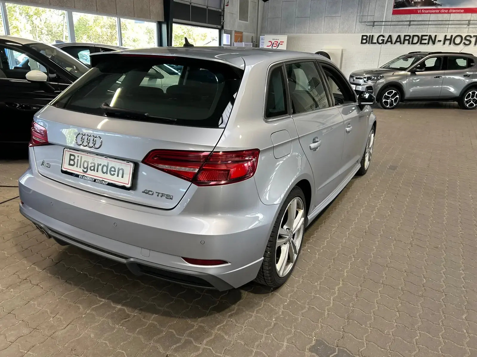 Grå Audi A3 fra 2019