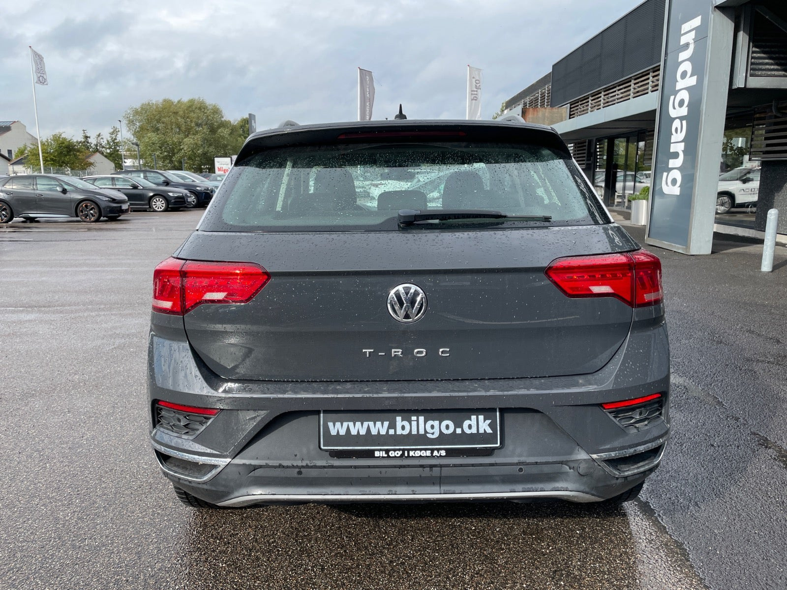 Grå VW T-Roc fra 2019