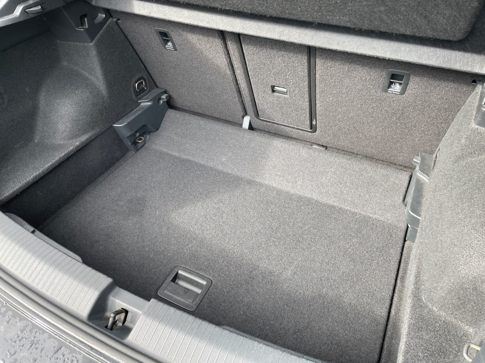 Grå VW T-Roc fra 2019