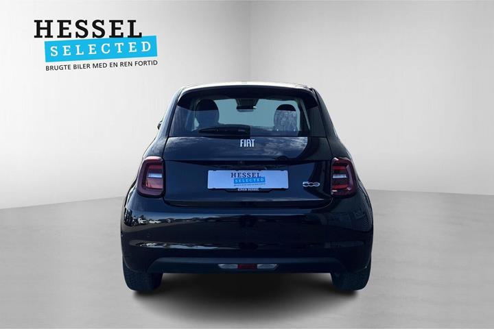 Sort Fiat 500e fra 2024