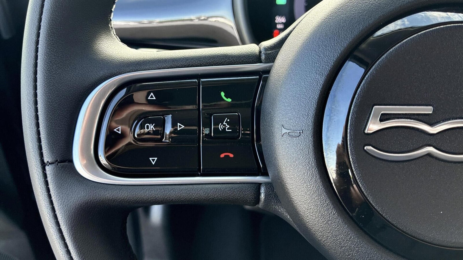 Sort Fiat 500e fra 2024