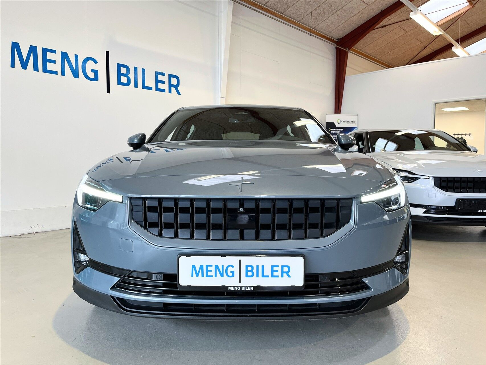 Grå Polestar 2 fra 2023