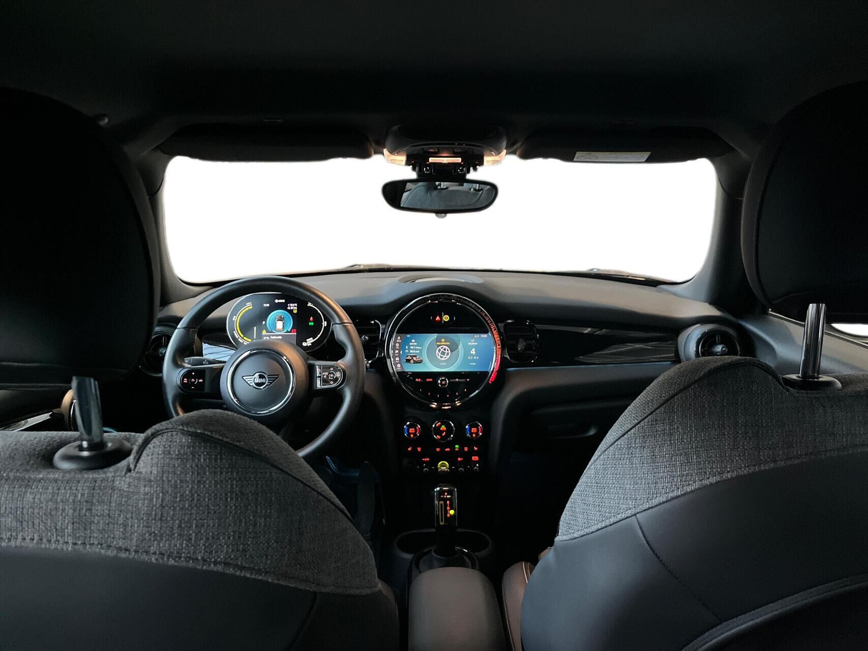Hvid Mini Cooper fra 2022