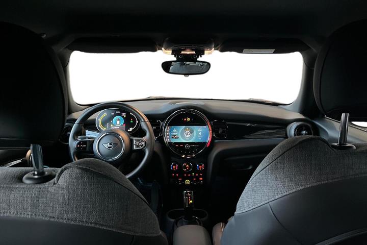 Hvid Mini Cooper fra 2022