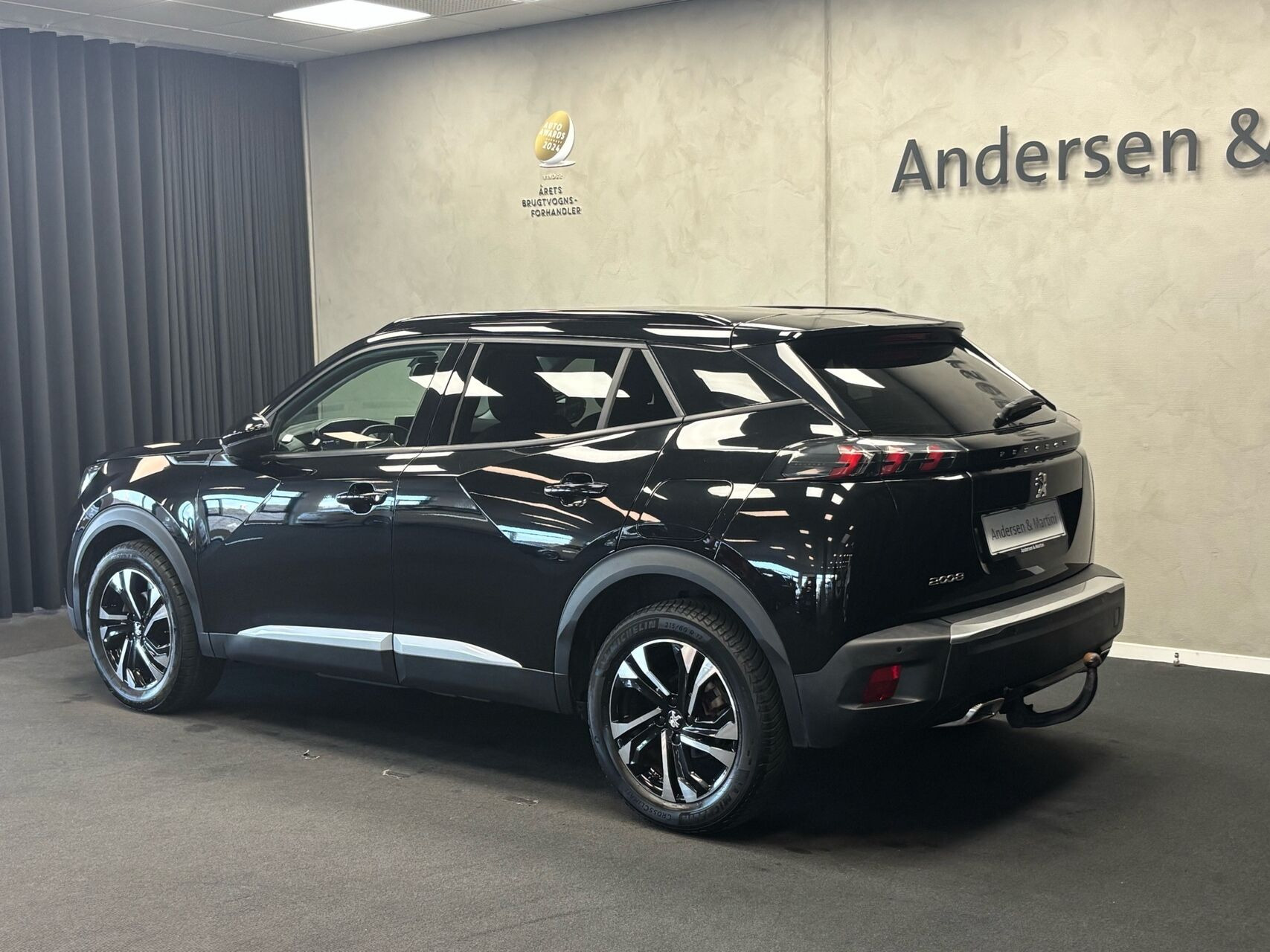 Sort Peugeot 2008 fra 2022