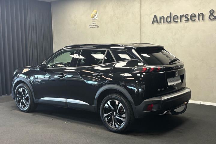 Sort Peugeot 2008 fra 2022