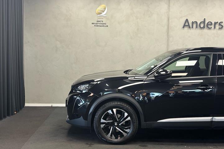 Sort Peugeot 2008 fra 2022