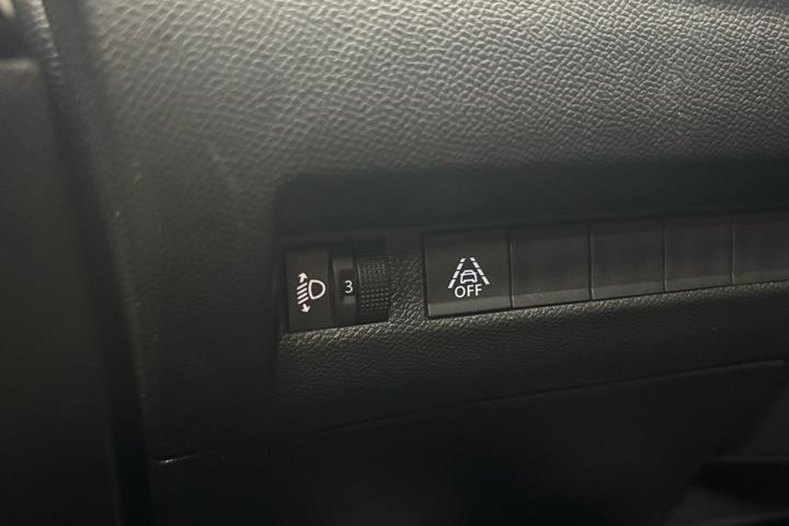 Sort Peugeot 2008 fra 2022