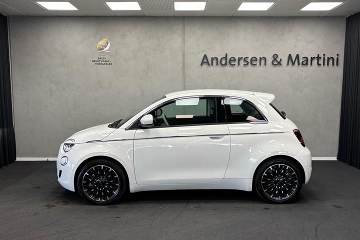 Sort Fiat 500e fra 2023